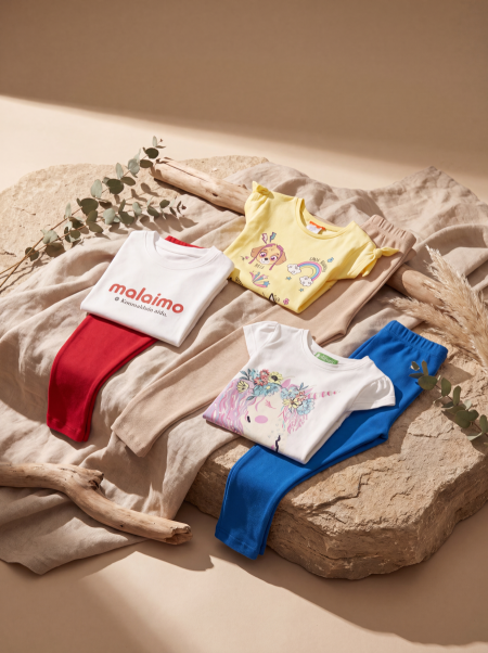 T-Shirt & Leggings
