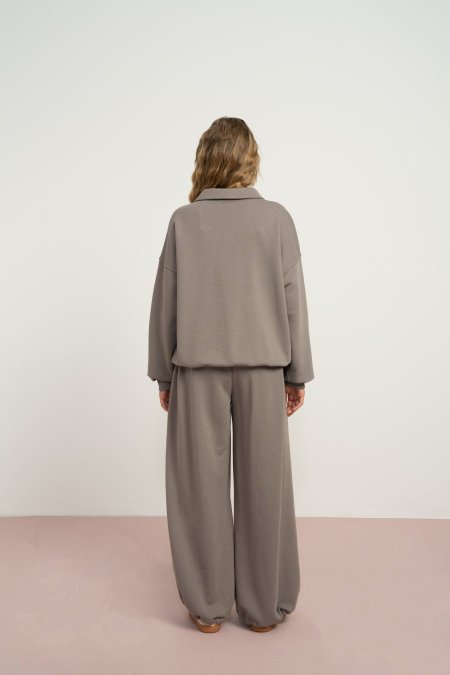 Warm Taupe - رمادي ترابي